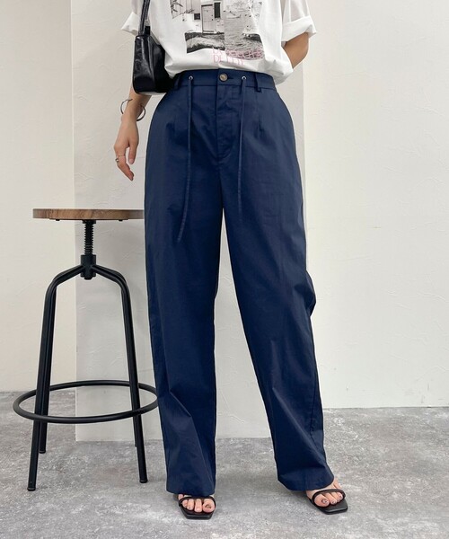 fredy emue(フレディエミュ)の「イージーストレートパンツ(その他パンツ・レディース・ネイビー/ベージュ/ブラック・36/38)」の3枚目の写真