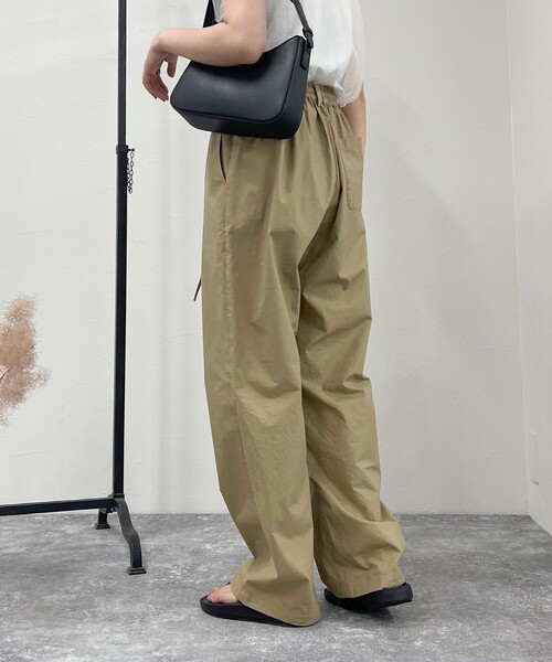 fredy emue(フレディエミュ)の「イージーストレートパンツ(その他パンツ・レディース・ネイビー/ベージュ/ブラック・36/38)」の20枚目の写真