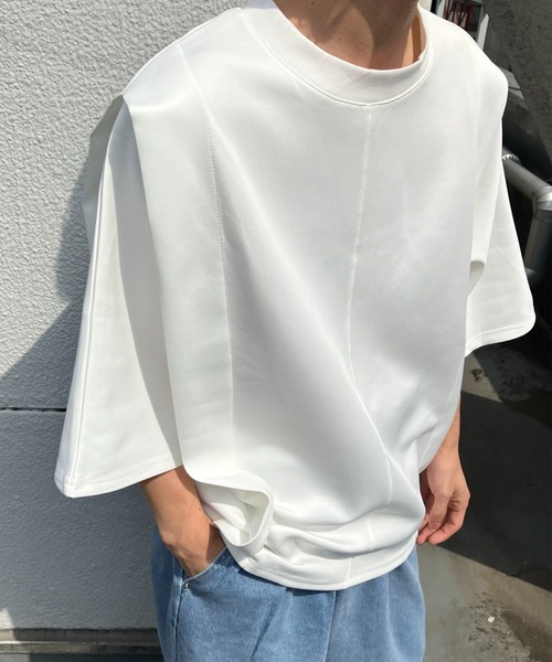 CREARE -LINO-(クレアーレリノ)の「肩タックTシャツ/立体トップス/折り込みショルダー(Tシャツ/カットソー・メンズ・ブラック/オフホワイト・MEDIUM/LARGE)」の8枚目の写真