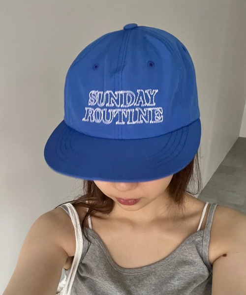 GIUNON（ジウノン）の「embroidery flat cap/ エンブロイダリーフラットキャップ（キャップ・レディース・ブラック/ブルー・FREE）」の2枚目の写真