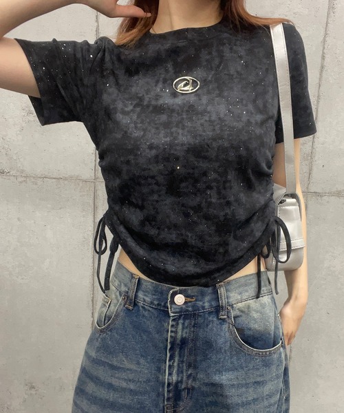 ROGER AND RAW(ロジャーアンドロウ)の「プレート付サイドシャーリングクロップド丈Tシャツ(Tシャツ/カットソー・レディース・ホワイト/ブラック/ピンク/グレー/ブルー/カーキ/チャコールグレー/スミクロ/オフホワイト/ブラック系その他/ライトグリーン・MEDIUM/SMALL/LARGE)」の21枚目の写真