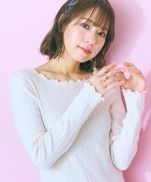 marun（マルン）の「＜大きいサイズ＞ハート刺しゅうトップス  marun（Tシャツ/カットソー・レディース・アイボリー/ブラック・LL/5L/L/4L/3L）」の2枚目の写真