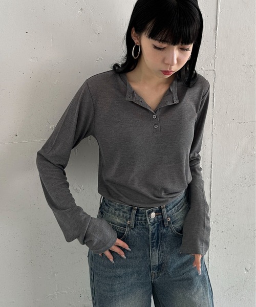 feepur（フェピュール）の「シアーリブヘンリーネックロンTee（Tシャツ/カットソー・レディース・ブラック/グレー/オフホワイト・MEDIUM）」の17枚目の写真