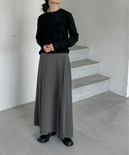 feepur（フェピュール）の「シアーリブヘンリーネックロンTee（Tシャツ/カットソー・レディース・ブラック/グレー/オフホワイト・MEDIUM）」の7枚目の写真