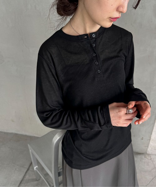 feepur（フェピュール）の「シアーリブヘンリーネックロンTee（Tシャツ/カットソー・レディース・ブラック/グレー/オフホワイト・MEDIUM）」の10枚目の写真