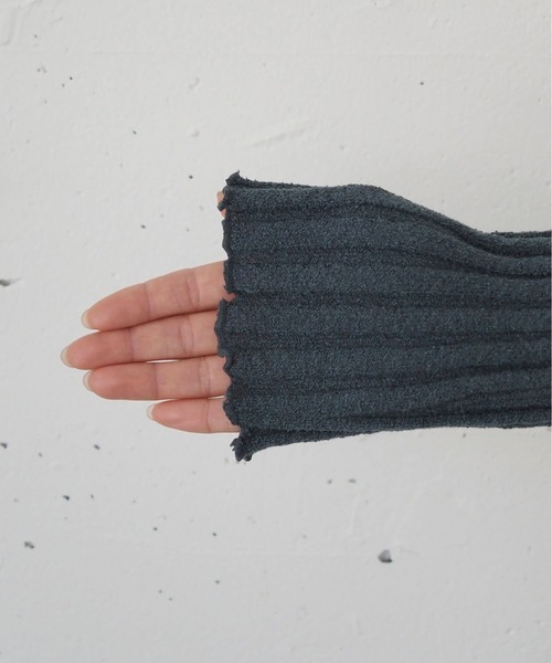 tiptop(ティップトップ)の「フック襟付きリブカーディガン(カーディガン/ボレロ・レディース・アイボリー/ブラック/チャコールグレー/ブルー/バーガンディー・FREE)」の16枚目の写真