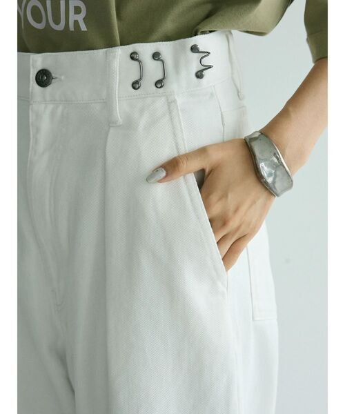 CRAFT STANDARD BOUTIQUE（クラフトスタンダードブティック）の「ホワイトデニムハイウエストワイドパンツ（デニムパンツ・レディース・ホワイト・L/M/S）」の8枚目の写真