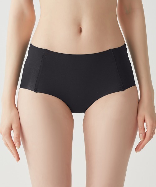 Tuche(トゥシェ)の「Tuche/トゥシェ 縫い目がなくてチクチクしにくい レギュラーショーツ(ショーツ・レディース・スミクロ/ライトベージュ/ブラウン系その他・MEDIUM/LARGE/X-LARGE)」の1枚目の写真
