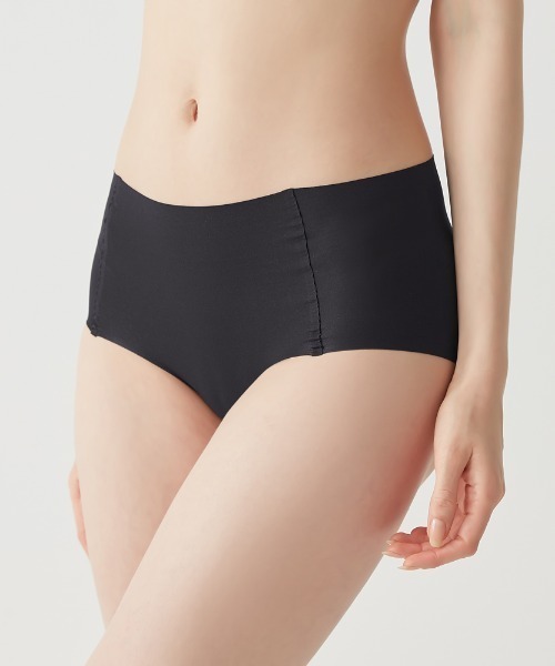 Tuche(トゥシェ)の「Tuche/トゥシェ 縫い目がなくてチクチクしにくい レギュラーショーツ(ショーツ・レディース・スミクロ/ライトベージュ/ブラウン系その他・MEDIUM/LARGE/X-LARGE)」の4枚目の写真