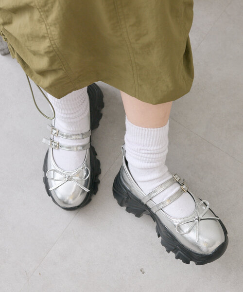 w closet（ダブルクローゼット）の「リボン厚底シューズ（スニーカー・レディース・シルバー系その他/アイボリー/ブラック・LARGE/SMALL/MEDIUM）」の13枚目の写真