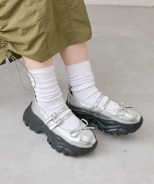 w closet（ダブルクローゼット）の「リボン厚底シューズ（スニーカー・レディース・シルバー系その他/アイボリー/ブラック・LARGE/SMALL/MEDIUM）」の14枚目の写真