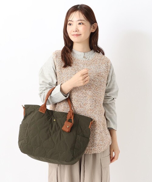 one'sterrace(ワンズテラス)の「toleur トーラ キルティング2WAYトート(トートバッグ・レディース・カーキ系5/レッド系9/ブラック系8・99)」の21枚目の写真