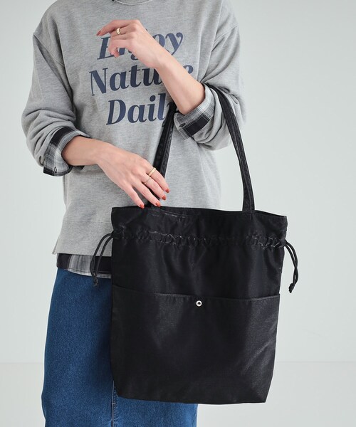 SHOO・LA・RUE（シューラルー）の「◆シーズンレスで使える シャイニー巾着トートバッグ（トートバッグ・レディース・ブラック/カーキ/シルバー・00）」の19枚目の写真