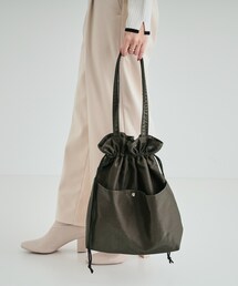 SHOO・LA・RUE（シューラルー）の「シーズンレスで使える シャイニー巾着トートバッグ（トートバッグ・レディース）」