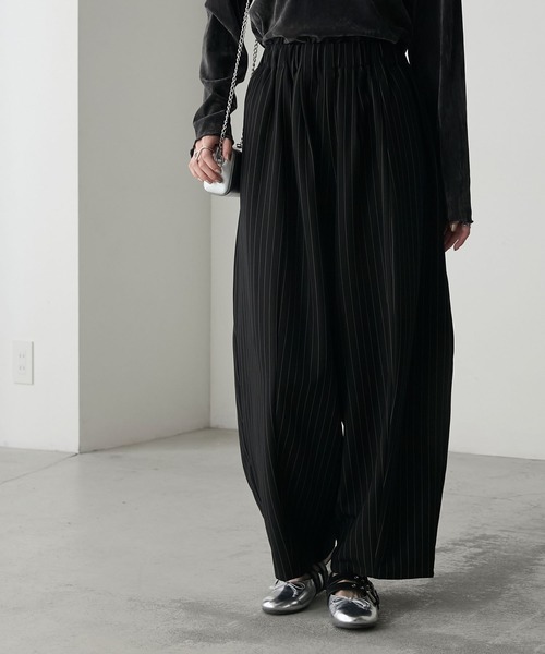 慈雨パンツ　 黒とグレーのストライプ forksy.（フォルクシー）の「【forksy.】ツイルストライプカーブ