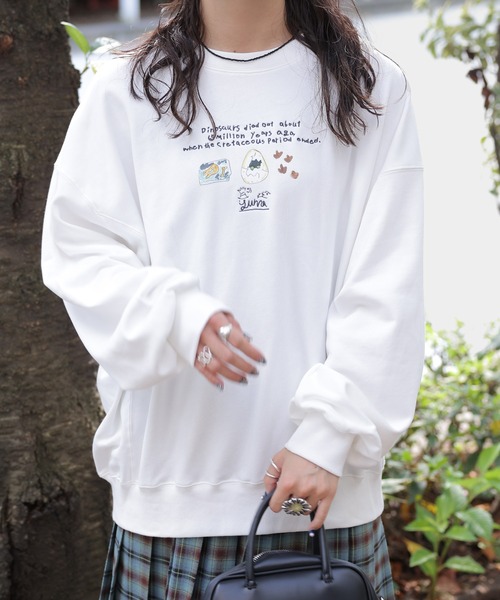 DOUBLE NAME（ダブルネーム）の「【yuma】みんなのきょうりゅうずかんプルオーバー/ユニセックス（スウェット・レディース・ブラック/オフホワイト・FREE）」の8枚目の写真