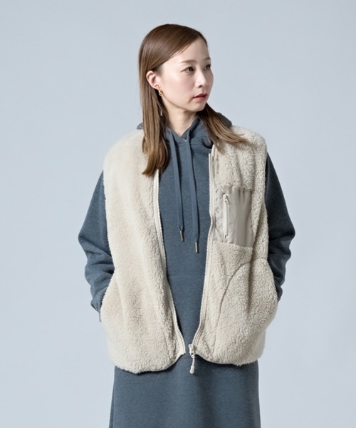 CALIFORNIA OUTFITTERS(カリフォルニア アウトフィッターズ)の「2-10A12 ソフト ボア ノーカラーベスト(ベスト・レディース・ベージュ/カーキ/ブラック/モカ・M/L)」の3枚目の写真
