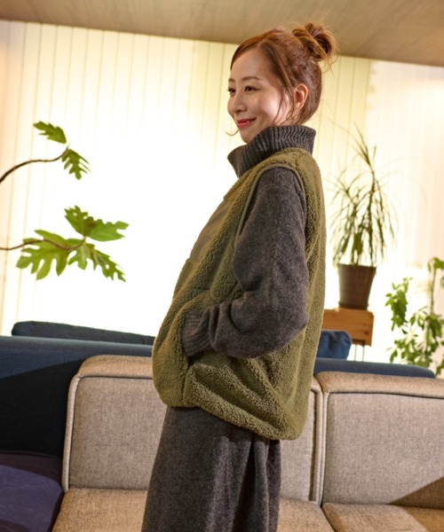 CALIFORNIA OUTFITTERS(カリフォルニア アウトフィッターズ)の「2-10A12 ソフト ボア ノーカラーベスト(ベスト・レディース・ベージュ/カーキ/ブラック/モカ・M/L)」の8枚目の写真