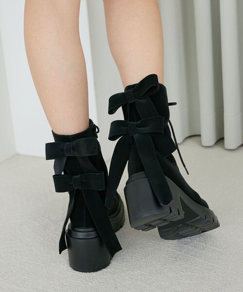 MAJESTIC LEGON（マジェスティックレゴン）の「【WEB限定アイテム】ダブルリボンレースアップブーツ（ブーツ・レディース・ブラック・LARGE/MEDIUM/SMALL）」の5枚目の写真