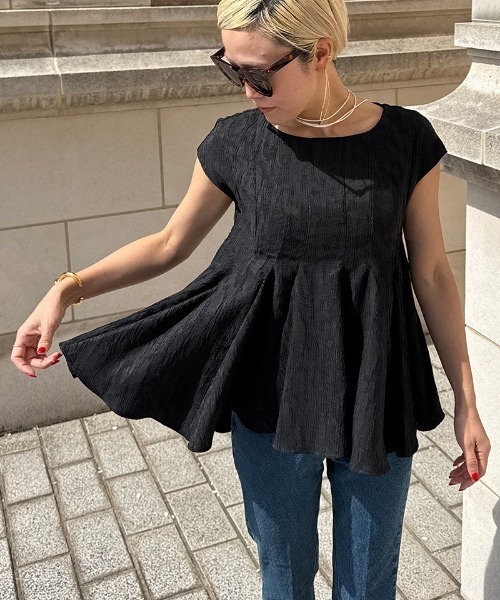 JENNE(ジェンヌ)の「ジャガードスクリュートップス(Tシャツ/カットソー・レディース・ホワイト/ブラック・SMALL/LARGE/MEDIUM)」の9枚目の写真