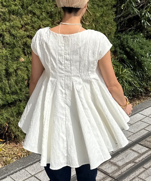 JENNE(ジェンヌ)の「ジャガードスクリュートップス(Tシャツ/カットソー・レディース・ホワイト/ブラック・SMALL/LARGE/MEDIUM)」の16枚目の写真