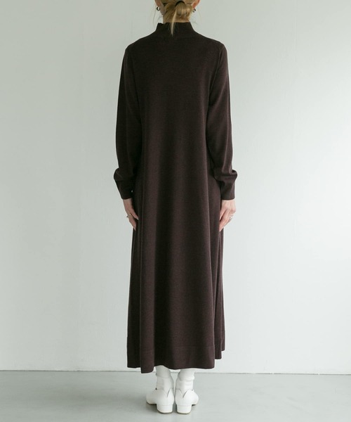 FORK&SPOON（フォークアンドスプーン）の「FORK&SPOON　ハイネックフレアニットワンピース（ワンピース・レディース・ブラック/グレー系その他/ブラウン・1）」の16枚目の写真