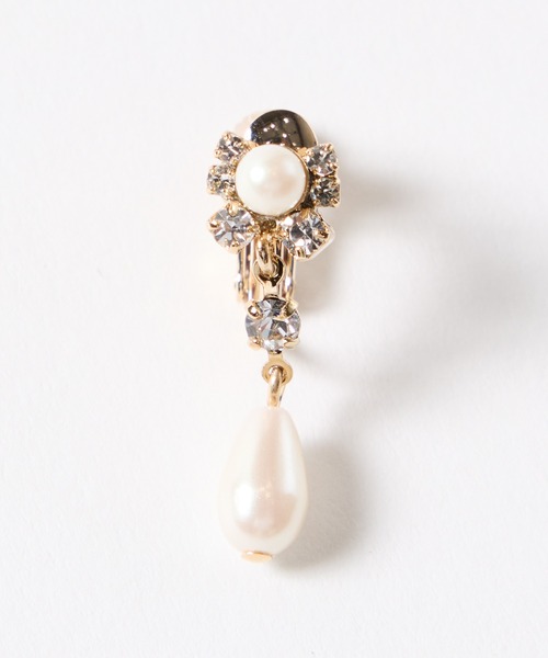 AIMER(エメ)の「フラワーモチーフイヤリング(イヤリング・レディース・ゴールド/シルバー・FREE)」の8枚目の写真