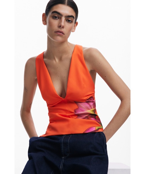 Desigual（デシグアル）の「花柄コーラルリリー プランジトップス（シャツ/ブラウス・レディース・オレンジ・XL/L/M/S/XS）」の5枚目の写真