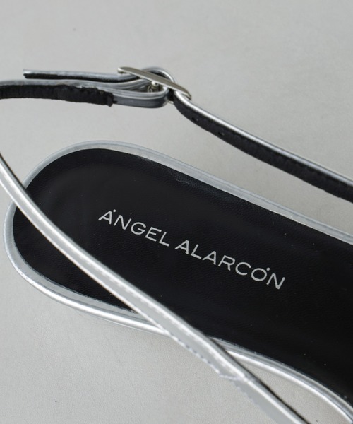 ANGEL ALARCON(アンヘルアラルコン)の「ANGEL ALARCON/ポインテッド スリングバックミュール(パンプス・レディース・シルバー・38/37/36)」の3枚目の写真