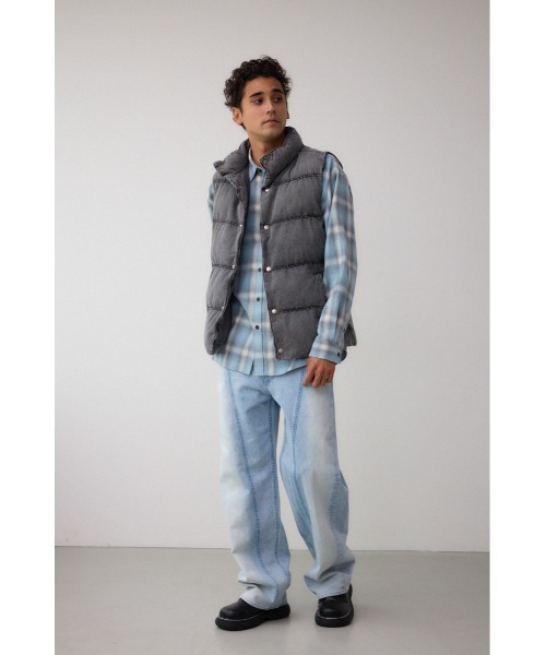 AZUL by moussy（アズールバイマウジー）の「ヴィンテージ中綿ベスト（ダウンベスト・メンズ・ブルー/ブラック・MEDIUM/LARGE）」の5枚目の写真