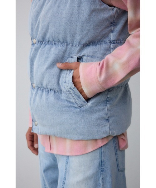 AZUL by moussy（アズールバイマウジー）の「ヴィンテージ中綿ベスト（ダウンベスト・メンズ・ブルー/ブラック・MEDIUM/LARGE）」の22枚目の写真