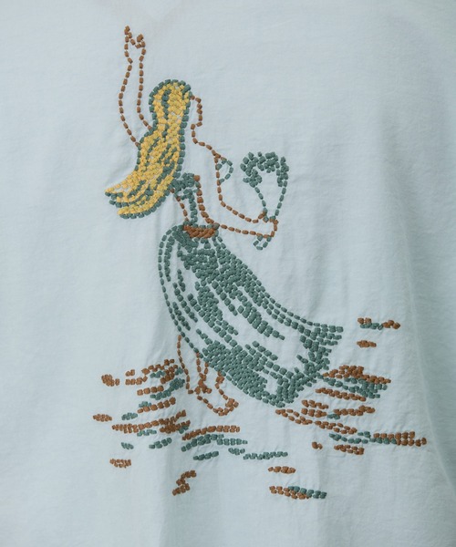 REMI RELIEF(レミレリーフ)の「REMI RELIEF/レミレリーフ コットンシルク アロハシャツS/S(刺繍:フラガール)(シャツ/ブラウス・メンズ・オフホワイト/サックスブルー/ネイビー・M/L/XL)」の6枚目の写真