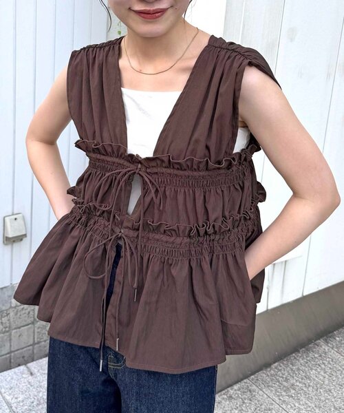 DISCOAT(ディスコート)の「【umm.】ギャザーリボン使いノースリ(シャツ/ブラウス・レディース・サックスブルー/ブラック/オフホワイト/ブラウン・FREE)」の20枚目の写真