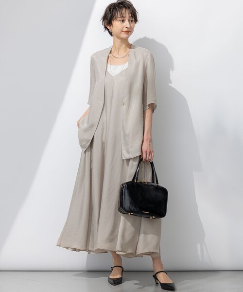 23区 L(ニジュウサンクオオキイサイズ)の「【接触冷感性/洗える】フィブリルツイル ハーフスリーブ ジャケット(ノーカラージャケット・レディース・ブラック系/ベージュ系/ダークブラウン系・46/44/48)」の6枚目の写真