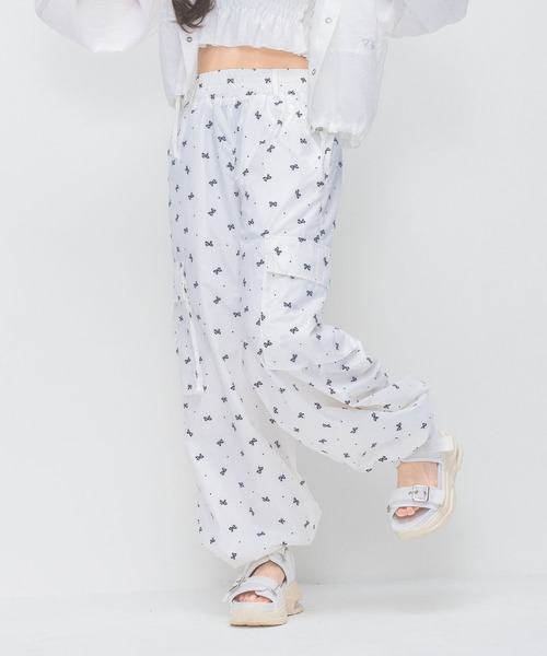 repipi armario（レピピ アルマリオ）の「アソートワイドカーゴパンツ（カーゴパンツ・キッズ・ホワイト/その他2/その他1・SMALL/LARGE/MEDIUM）」の3枚目の写真