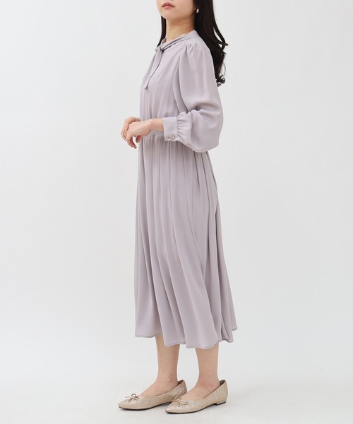 ASTORIA ODIER(アストリアオディール)の「シフォンジョーゼットボウタイワンピース(ワンピース・レディース・ピンクベージュ/ラベンダー/ネイビー・MEDIUM/LARGE)」の8枚目の写真