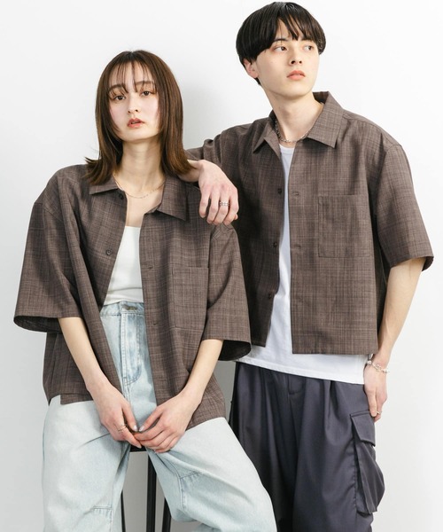 SENSE OF PLACE by URBAN RESEARCH（センスオブプレイスバイアーバンリサーチ）の「『ユニセックス』『接触冷感/吸水速乾/イージーケア』リネンライクボクシーショートスリーブシャツ（シャツ/ブラウス・メンズ・ライトベージュ/ブラック/ブラウン・MEDIUM/LARGE）」の3枚目の写真