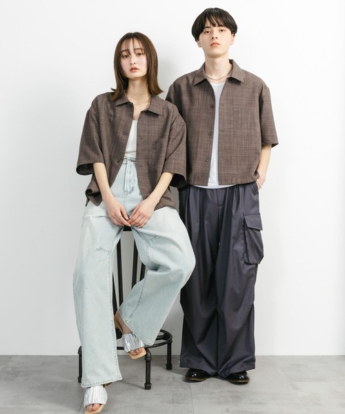 SENSE OF PLACE by URBAN RESEARCH（センスオブプレイスバイアーバンリサーチ）の「『ユニセックス』『接触冷感/吸水速乾/イージーケア』リネンライクボクシーショートスリーブシャツ（シャツ/ブラウス・メンズ・ライトベージュ/ブラック/ブラウン・MEDIUM/LARGE）」の5枚目の写真