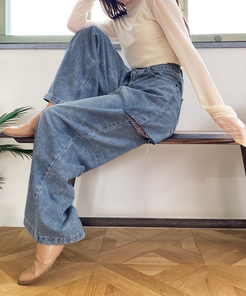Kuroba（クロバ）の「脇破れ加工デニムストレートパンツ（デニムパンツ・レディース・ブラック/ブルー/サックスブルー・S/M）」の4枚目の写真