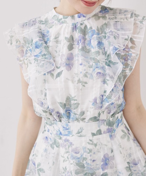tocco closet(トッコ クローゼット)の「ガーデンローズプリントシアーチェックフリルブラウス(シャツ/ブラウス・レディース・ブルー/ピンク・M)」の11枚目の写真