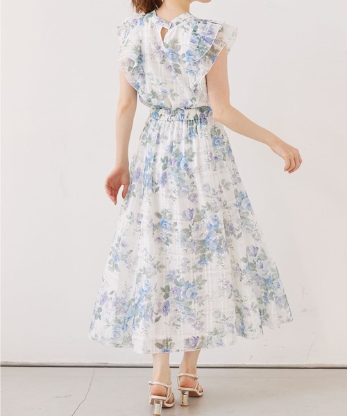 tocco closet(トッコ クローゼット)の「ガーデンローズプリントシアーチェックフリルブラウス(シャツ/ブラウス・レディース・ブルー/ピンク・M)」の4枚目の写真