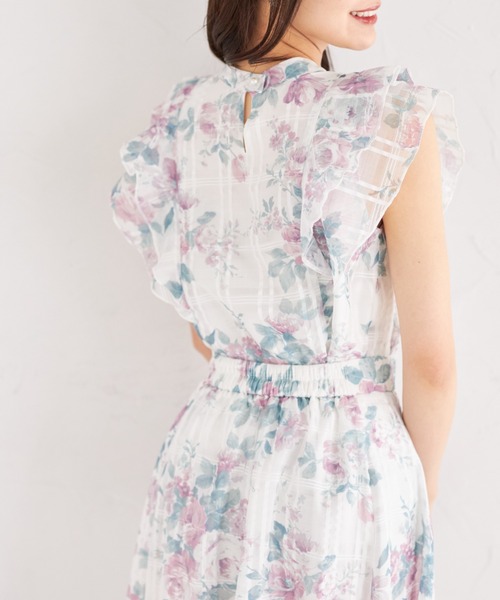 tocco closet(トッコ クローゼット)の「ガーデンローズプリントシアーチェックフリルブラウス(シャツ/ブラウス・レディース・ブルー/ピンク・M)」の16枚目の写真