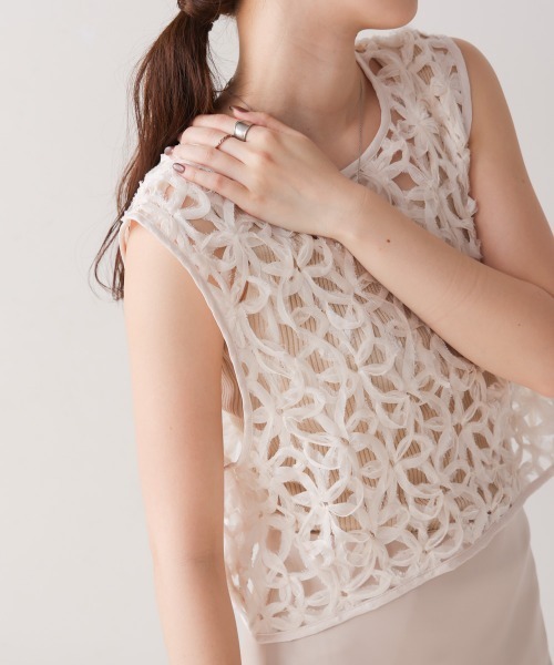 Bab(バブ)の「前後2WAYフラワーレースベスト(ベスト・レディース・アイボリー/ブラック/ベージュ・M)」の12枚目の写真