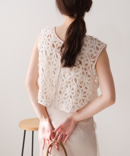 Bab(バブ)の「前後2WAYフラワーレースベスト(ベスト・レディース・アイボリー/ブラック/ベージュ・M)」の13枚目の写真