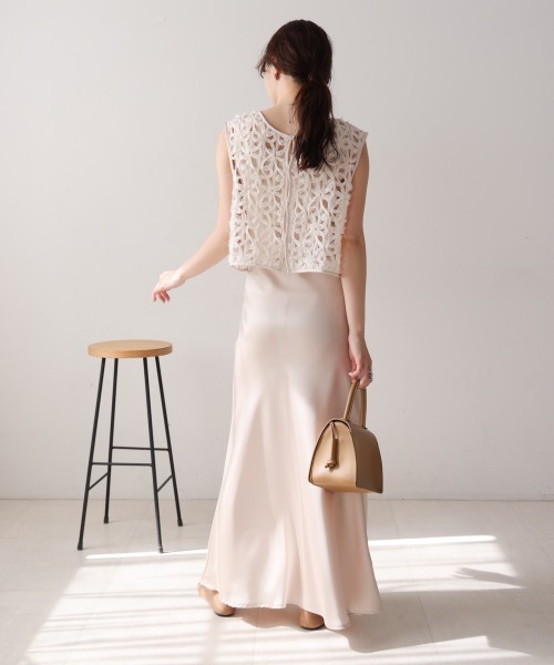 Bab(バブ)の「前後2WAYフラワーレースベスト(ベスト・レディース・アイボリー/ブラック/ベージュ・M)」の14枚目の写真