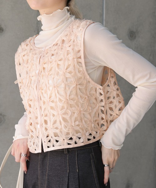 Bab(バブ)の「前後2WAYフラワーレースベスト(ベスト・レディース・アイボリー/ブラック/ベージュ・M)」の19枚目の写真