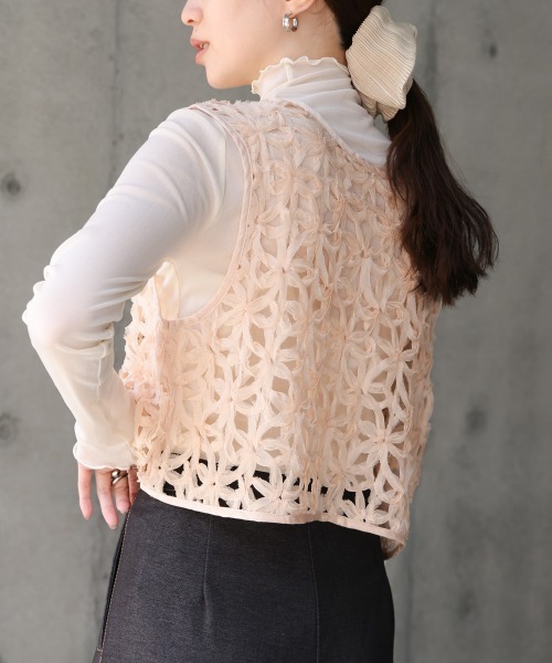 Bab(バブ)の「前後2WAYフラワーレースベスト(ベスト・レディース・アイボリー/ブラック/ベージュ・M)」の22枚目の写真