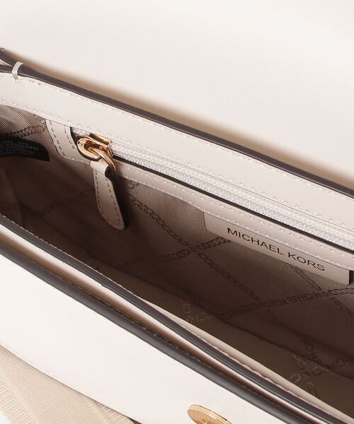 MICHAEL KORS(マイケルコース)の「MICHAEL KORS Mila Medium Leather Messenger Bag マイケルコース ミリア ミディアム レザーメッセンジャーバッグ(ショルダーバッグ・レディース・ベージュ・FREE)」の11枚目の写真