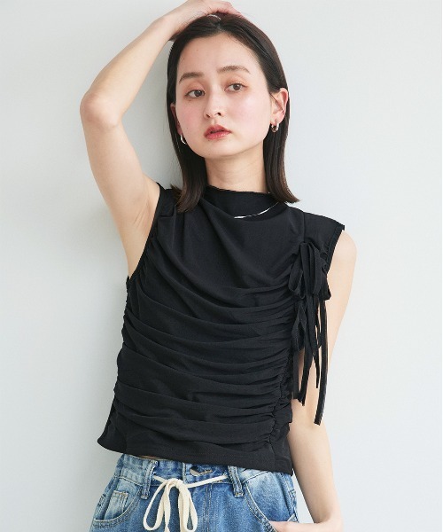 ad thie(アドティエ)の「サイドリボン ギャザートップス(Tシャツ/カットソー・レディース・ブラック/アイボリー・FREE)」の11枚目の写真