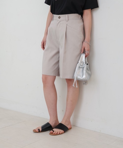 Bab(バブ)の「タックデザインハーフパンツ(その他パンツ・レディース・ホワイト系その他/ブラック・M)」の1枚目の写真